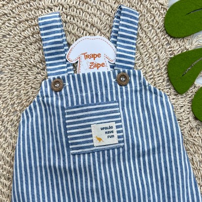 Jardineira em Linho Listrada Azul e camiseta Off